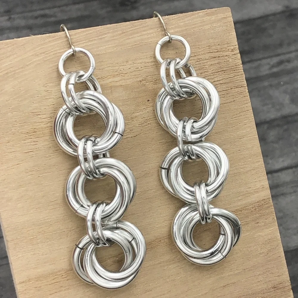 🍀 Long Silver Connected Rings Dangle Earrings